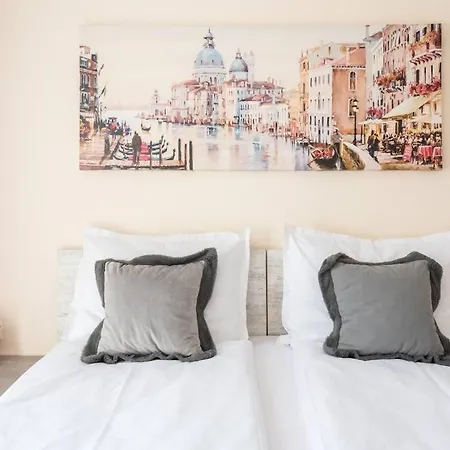 Bright Place Next To Grand Mall Varna