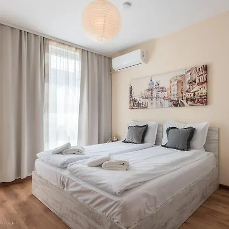 Bright Place Next To Grand Mall Daire *