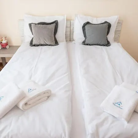 Bright Place Next To Grand Mall Apartment