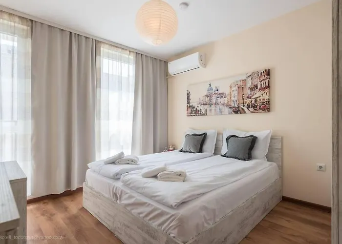 Bright Place Next To Grand Mall Apartment *