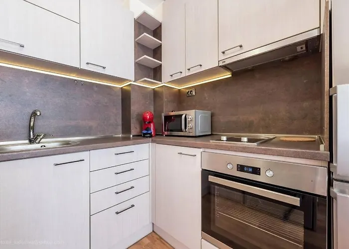 Bright Place Next To Grand Mall Varna